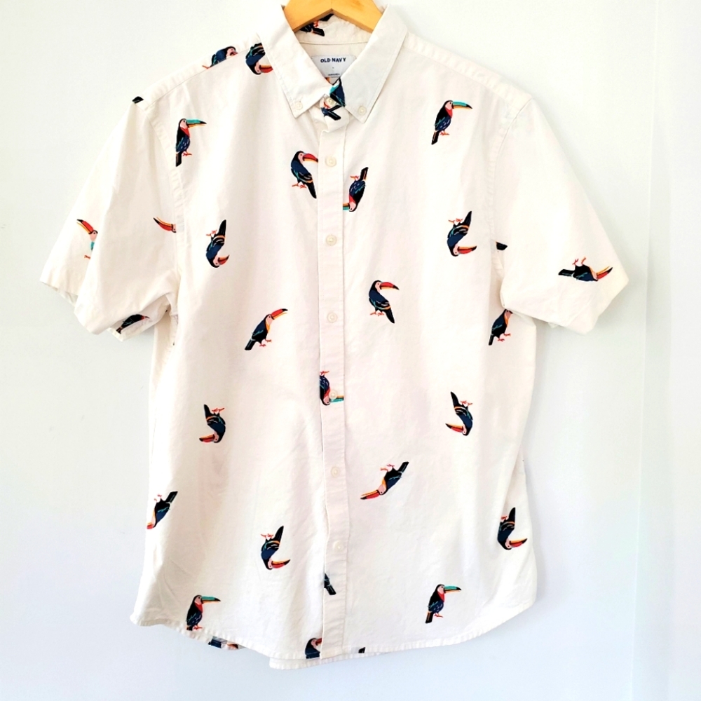 OLD NAVY Men L Ivory Colorful Toucan SS Button Up Shirt "Built In Flex" Tropical